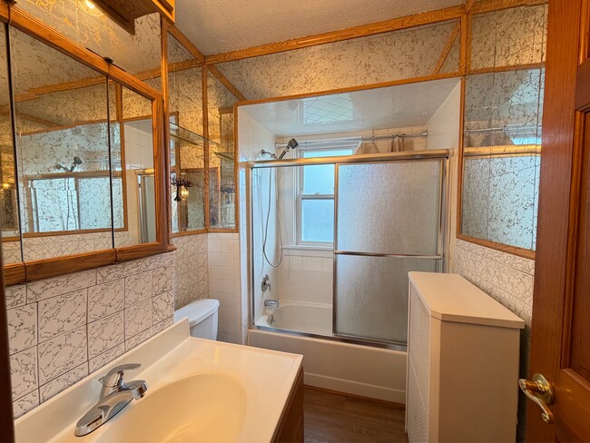 Building Photo - 144 Lovering Ave