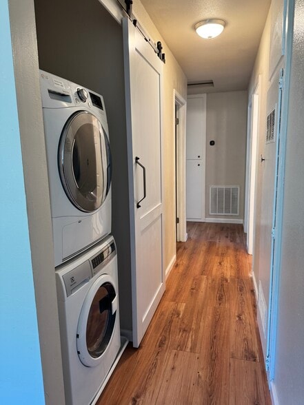 Building Photo - 211 Mulberry Ln