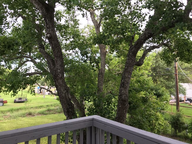 Building Photo - Gorgeous and spacious home in Danbury, Just remodeled and move in ready!