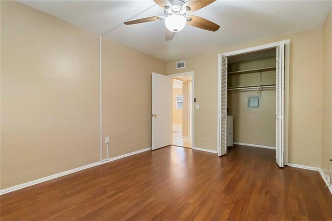 Building Photo - 1433 S Belcher Rd
