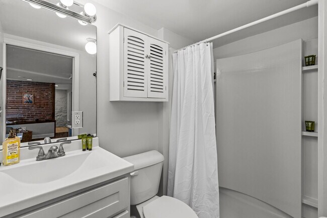 Building Photo - 4600 McPherson Ave