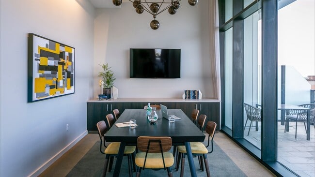 Building Photo - 2850 Fannin St