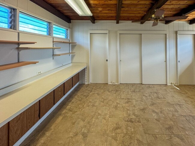Building Photo - Single-Family Home in Kaimuki, 3 Bedrooms,...