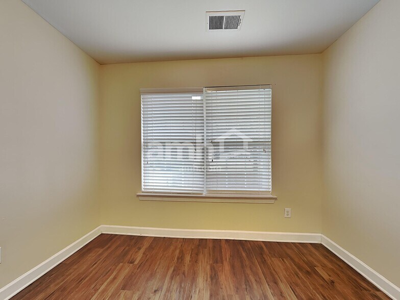 Building Photo - 2849 Watercrest Dr NW