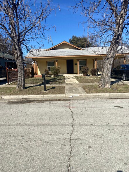 Building Photo - 1331 Elmwood Ave