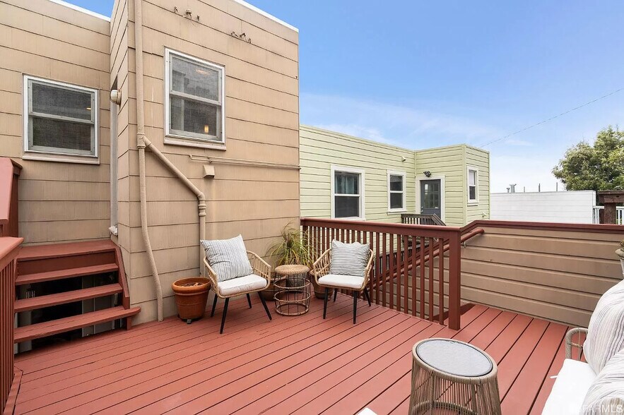 Building Photo - 109 Caselli Ave