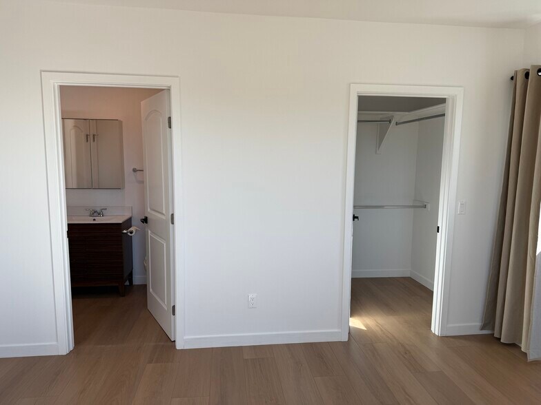 Building Photo - 18906 Lassen St