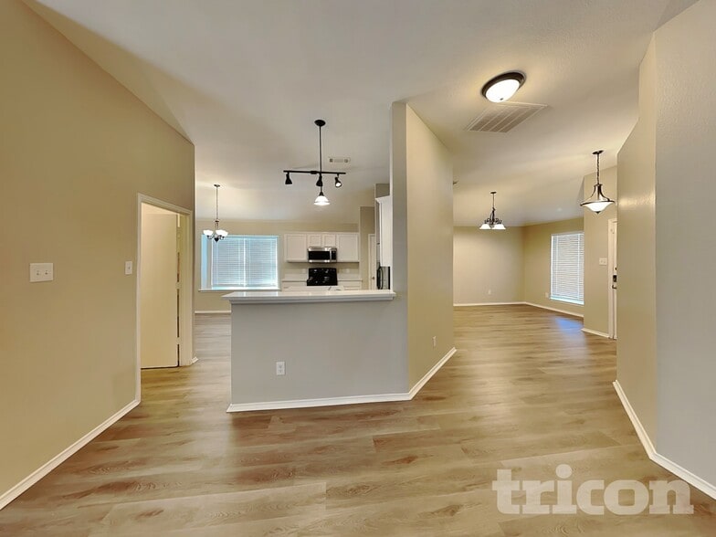 Building Photo - 112 Clover Leaf Ln