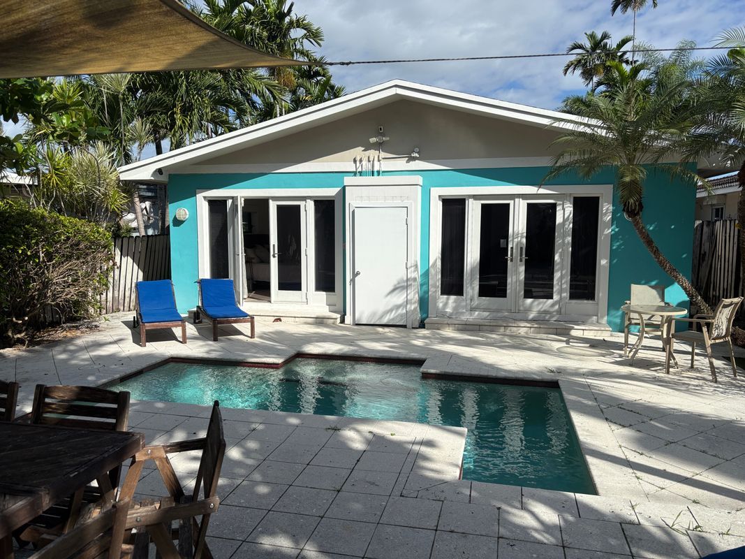 Building Photo - 1410 Polk St