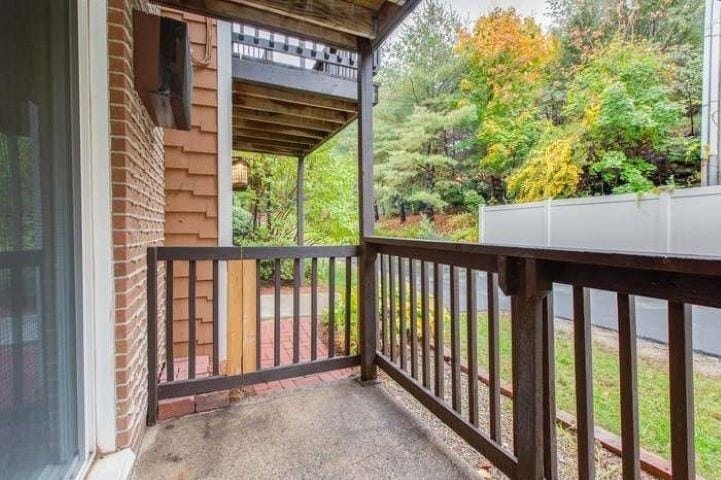 Building Photo - 210 Brook Village Rd