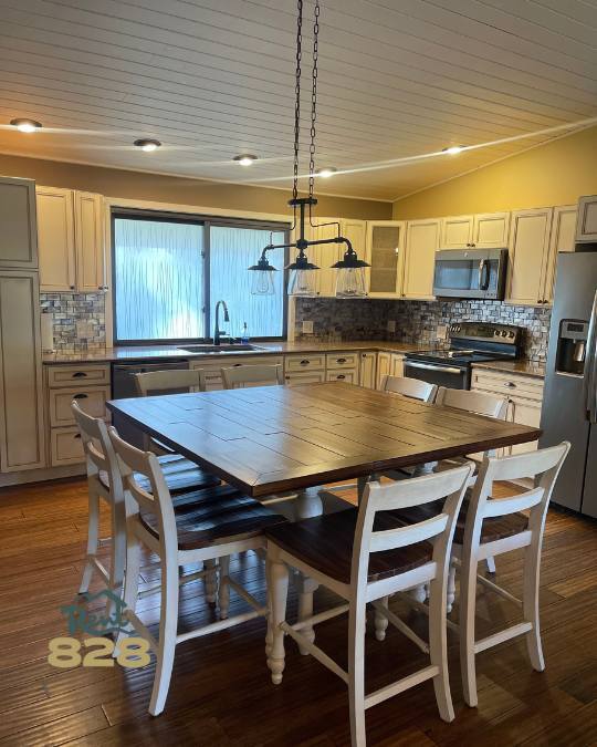 Building Photo - 103 S Alta Vista Dr