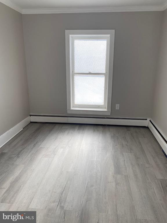 Building Photo - 454 Walnut St