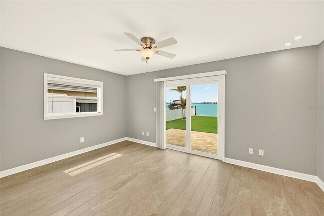 Building Photo - 5434 Oakhurst Dr