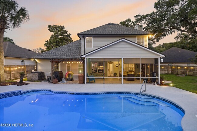 Building Photo - 9370 Jaybird Cir E
