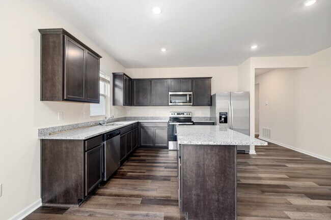 Building Photo - Available on July 10! One level ranch house with 4 bedroom in Raleigh