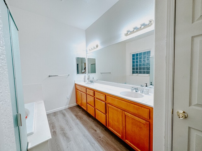 Building Photo - 1461 Grand Oak Way