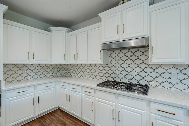 Building Photo - 2744 E Donato Dr