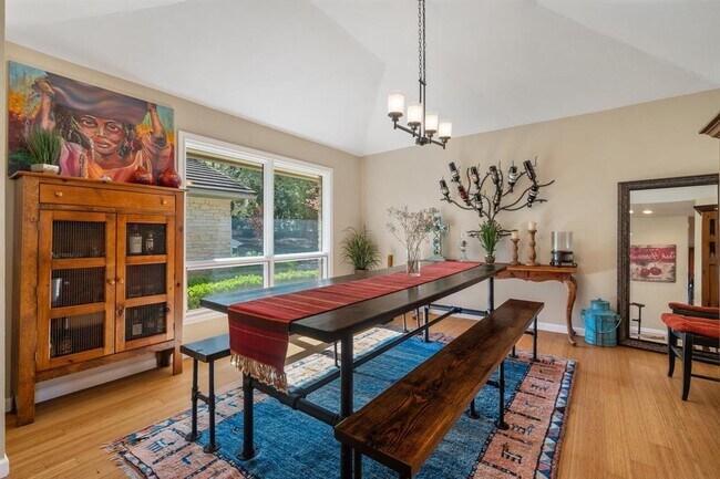 Building Photo - 604 Rolling Green Dr