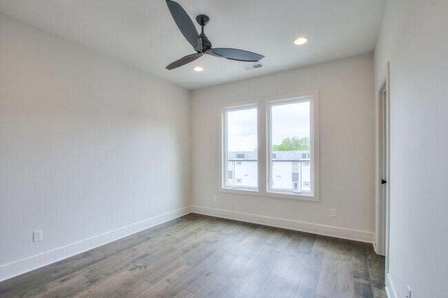 Building Photo - Welcome To Nashville!