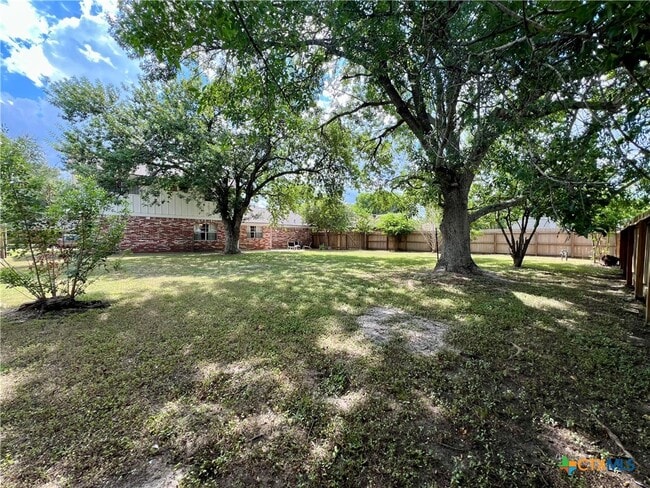 Building Photo - 505 Yorkshire Ln