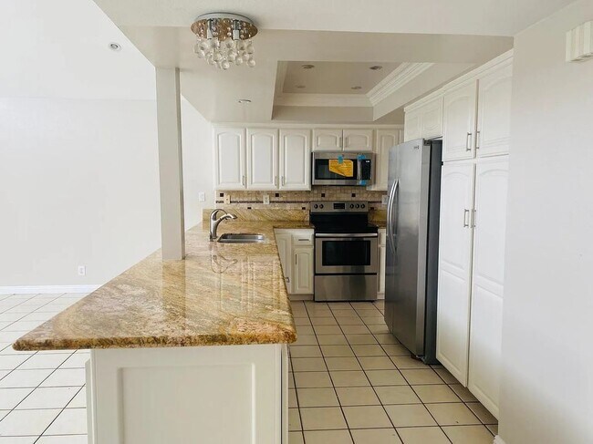 Building Photo - 4470 Avenida Granada