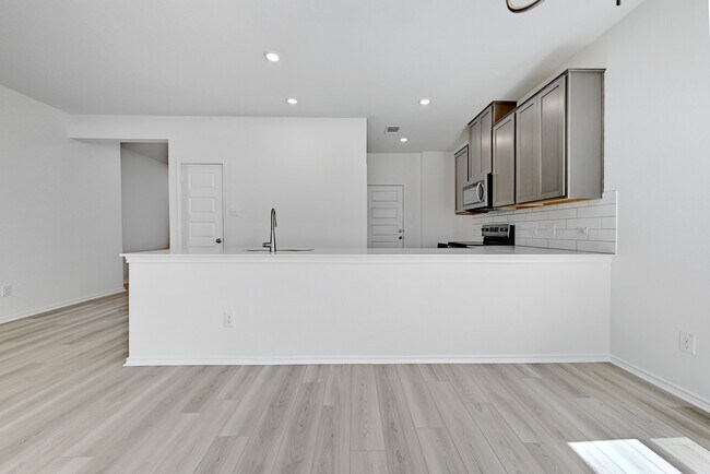 Building Photo - 216 Skipping Stone Run