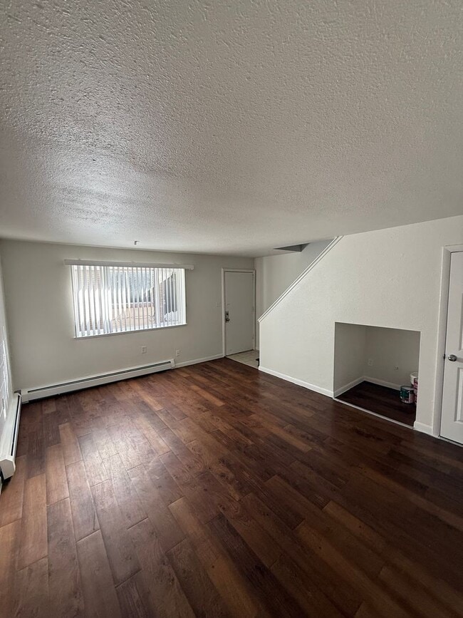 Building Photo - 3 bedroom Now Available in Anschutz Medica...