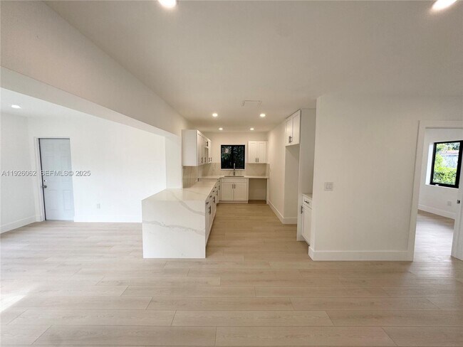 Building Photo - 15300 NW 32nd Ave