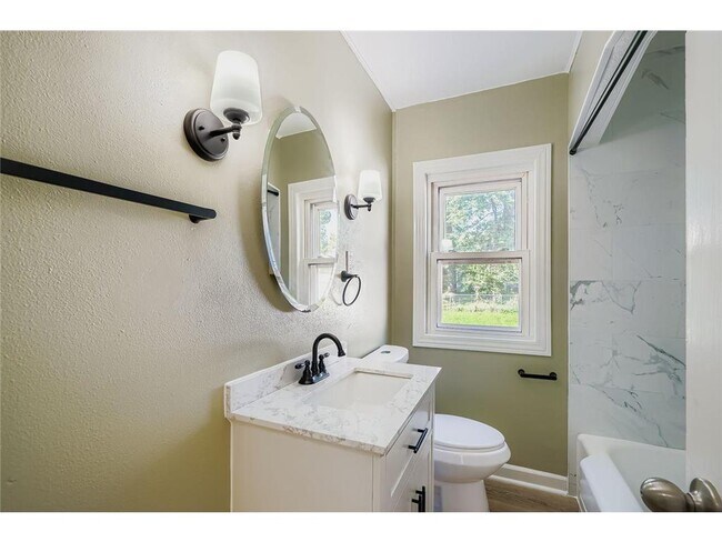 Building Photo - 837 Bidwell St