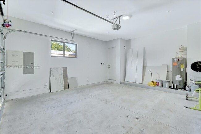 Building Photo - 4226 NE 7th Terrace