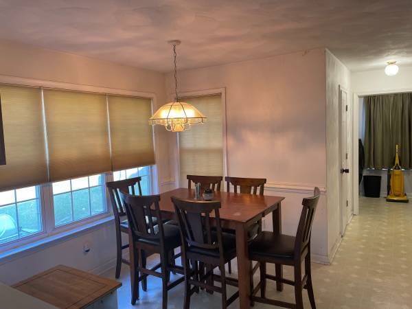 Building Photo - 1721 Mill Wood Way