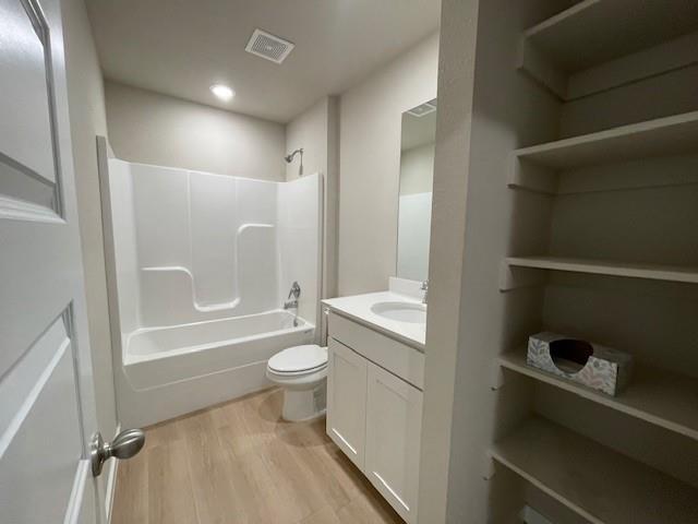 Building Photo - 2210 S 10th St