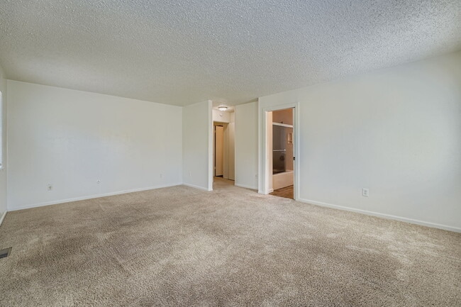 Building Photo - 122 Crawford Cir