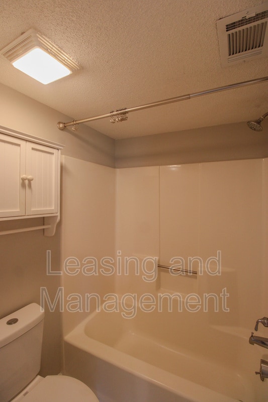 Building Photo - 803 Reserve Way