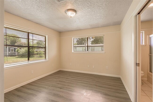 Building Photo - 137 E Austin Ave