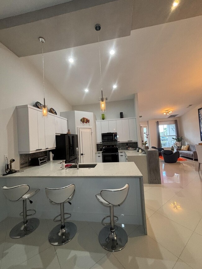 Building Photo - 10491 SW Academic Way