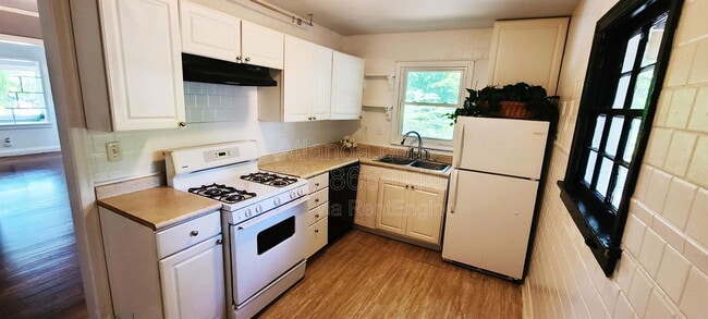 Building Photo - 1318 Ormewood Ave SE