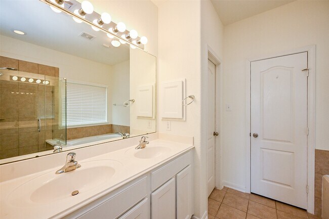 Building Photo - 24730 Crystal Leaf Ln