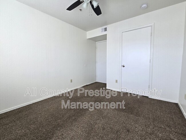 Building Photo - 16033 N 25th St