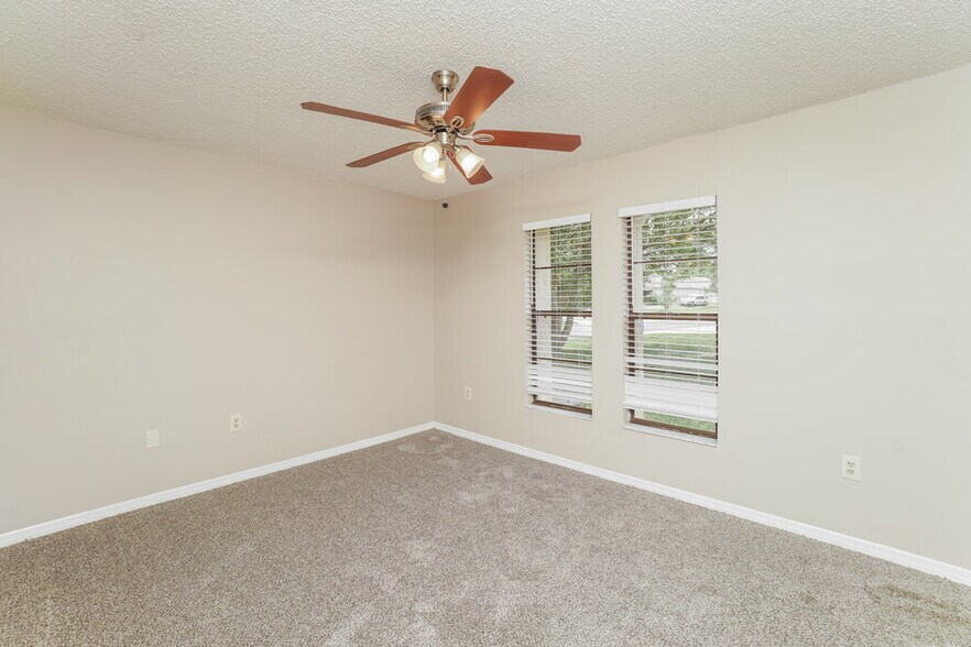 Building Photo - 13081 Hanley Dr