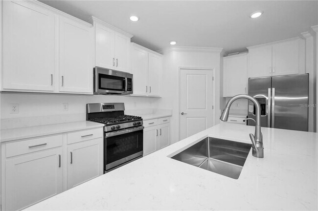 Building Photo - 17432 Holly Wl Ave