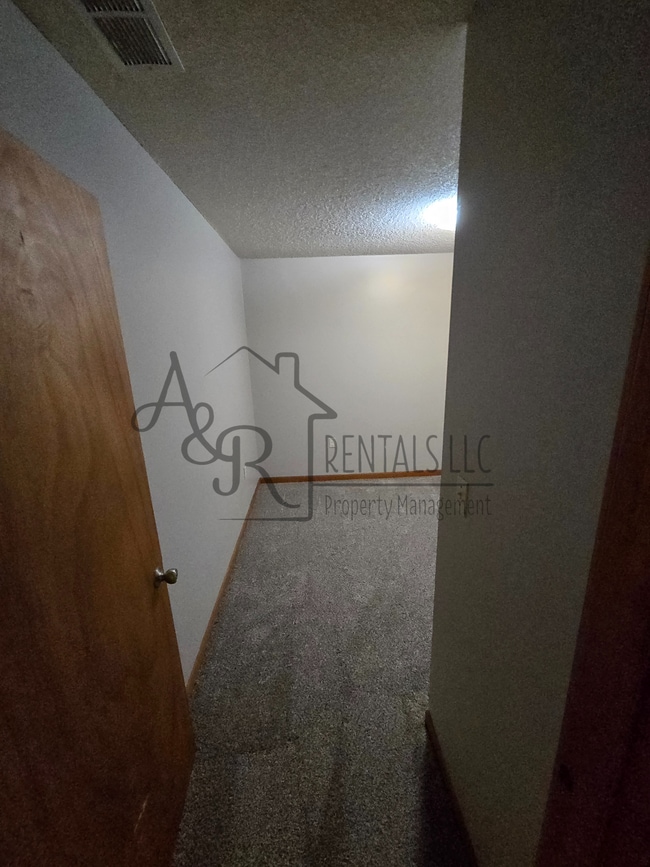 Building Photo - 215 W Forest St