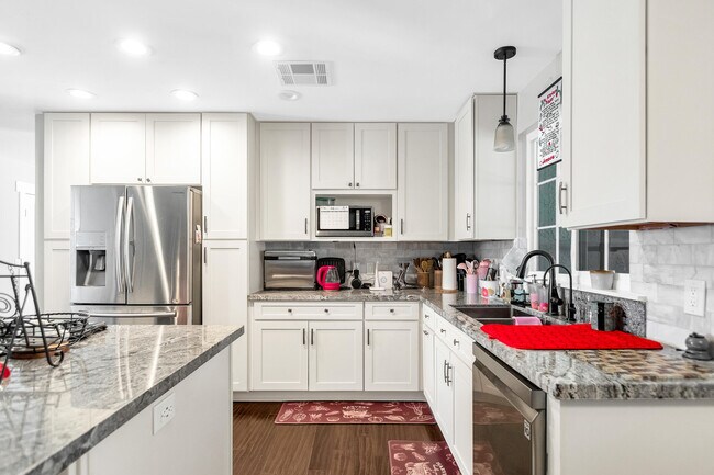 Building Photo - 73853 Playa Vista Dr