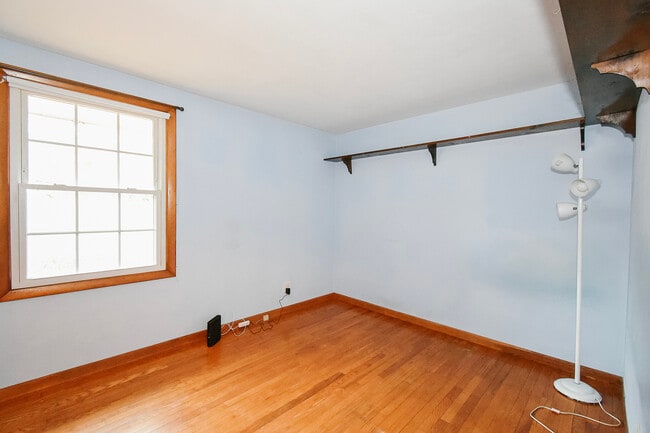 Building Photo - 60 Wildwood Rd