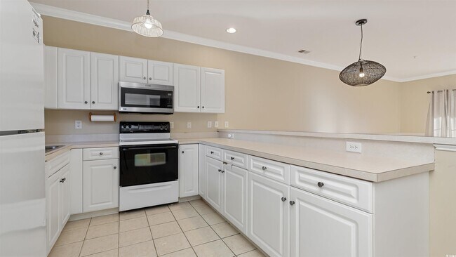 Building Photo - 4880 Dahlia Ct