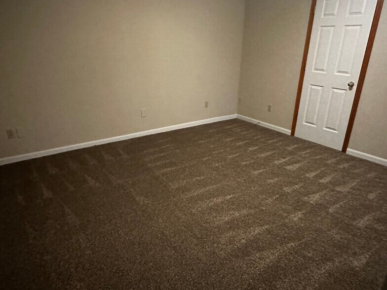 Building Photo - 6221 Cross Bend Ct