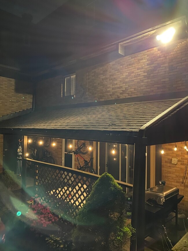 Building Photo - 1829 Duncan Ave