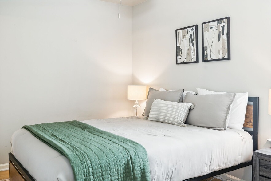 Building Photo - 226 Treutland Ave