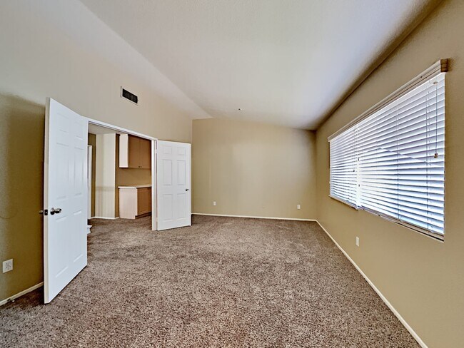 Building Photo - 16971 El Agua Dr