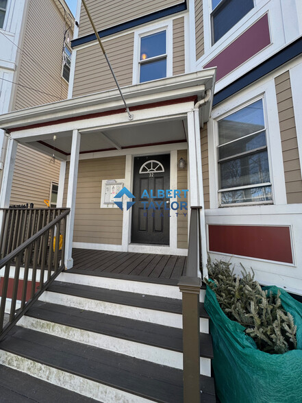 Building Photo - 32 Rawson St